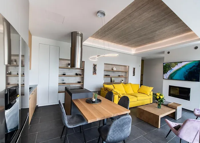 Ionian Grand - Estella * Ligia